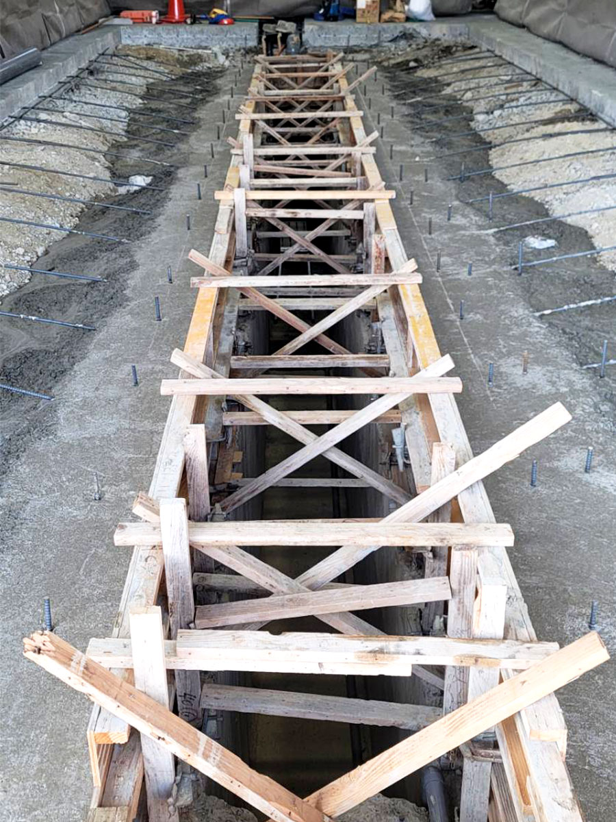 姫路市内　某自動車販売店　ピット工事